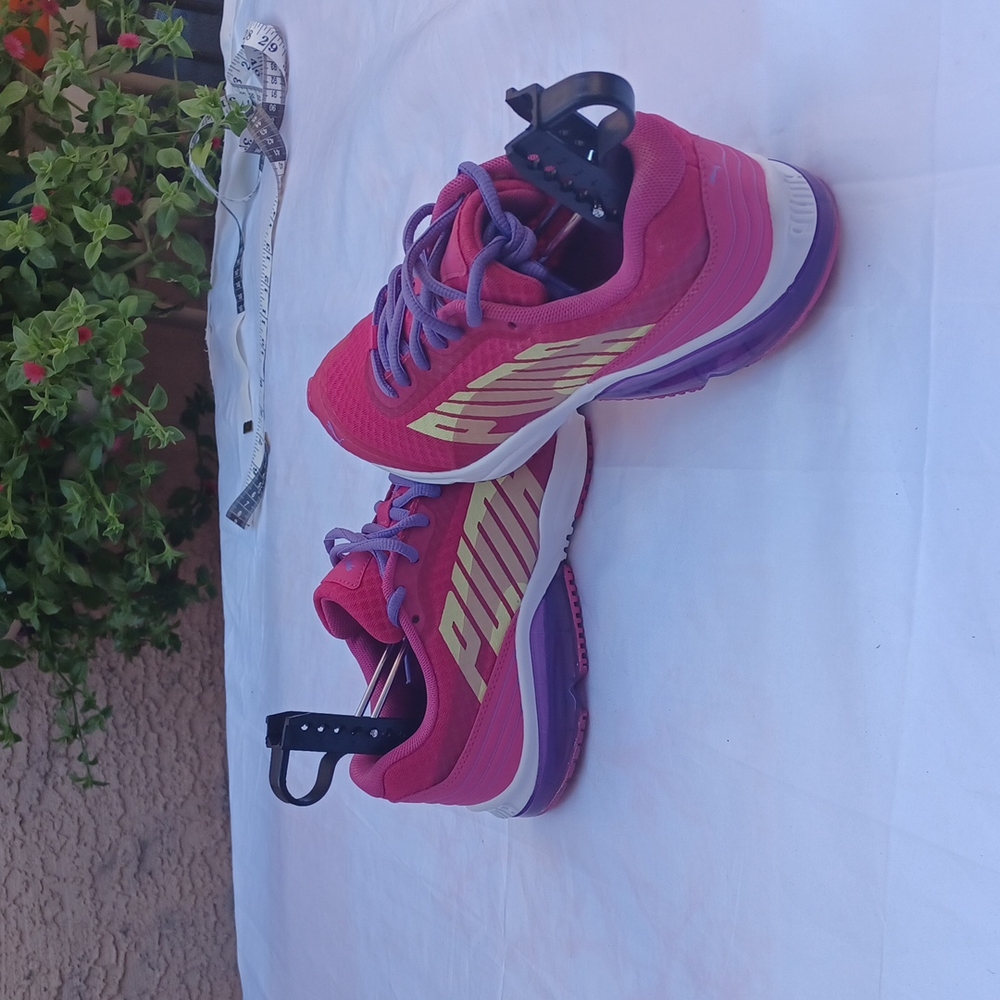 PUMAS, SZ 5.5 Ladies